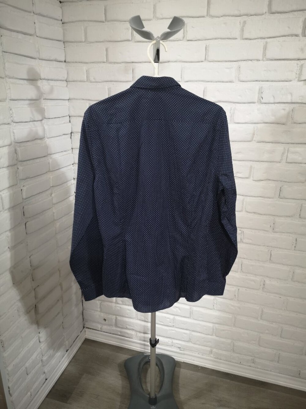 H&M Men's Size Medium Navy w/ White Polka Dots Slim Fit Easy Iron Dress Shirt - Picture 2 of 10